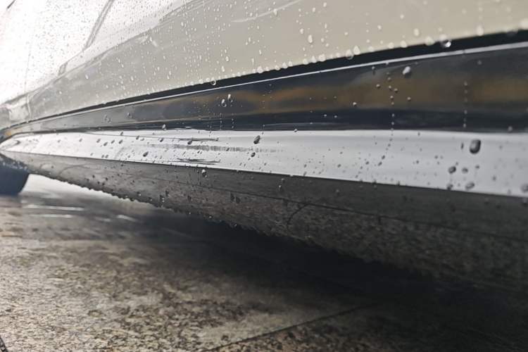 Used Xiaomi Auto SU7 2024 Rear-Drive Ultra-Long Range Advanced Pro-Level Intelligent Driving Version Right Side Sill