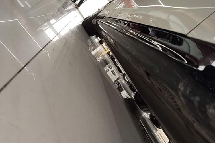 Used Xiaomi Auto SU7 2024 Rear-Drive Long-Range Intelligent Driving Version Right Side Sill