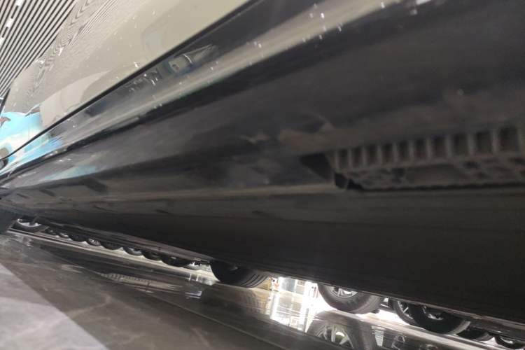 Used Xiaomi Auto SU7 2024 Rear-Drive Standard Founder Edition Right Side Sill