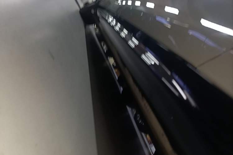 Used Xiaomi Auto SU7 2024 Rear-Drive Long-Range Intelligent Driving Version Right Side Sill