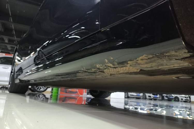 Used Xiaomi Auto SU7 2024 Four-Wheel Drive Ultra-Long Range Advanced Intelligent Driving Max Edition Right Side Sill