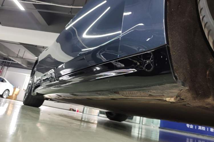 Used Xiaomi Auto SU7 2024 Four-Wheel-Drive Max Founder's Edition Right Side Sill