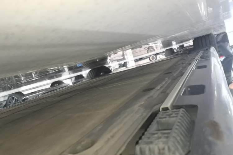 Used Xiaomi Auto SU7 2024 Rear-Drive Long-Range Intelligent Driving Version Right Side Sill