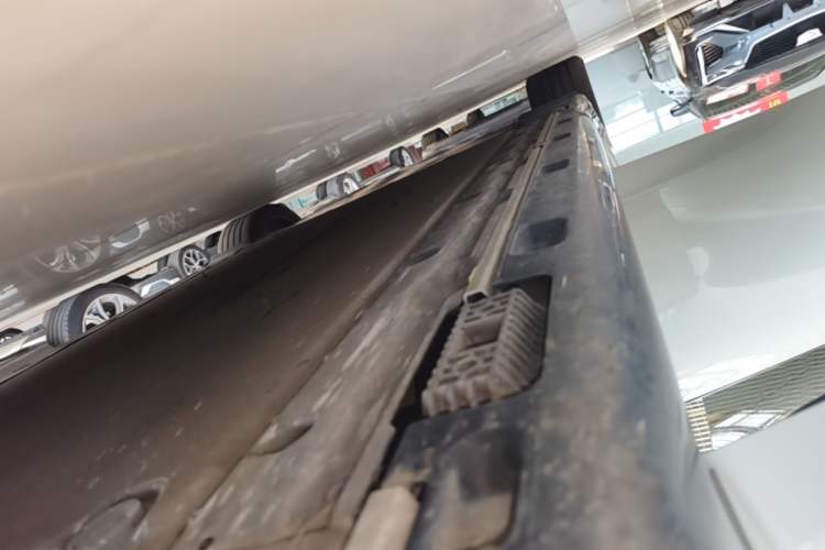Used Xiaomi Auto SU7 2024 Rear-Drive Ultra-Long Range Advanced Pro-Level Intelligent Driving Version Right Side Sill
