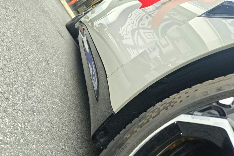 Used Xiaomi Auto SU7 2024 Rear-Drive Long-Range Intelligent Driving Version Right Side Sill