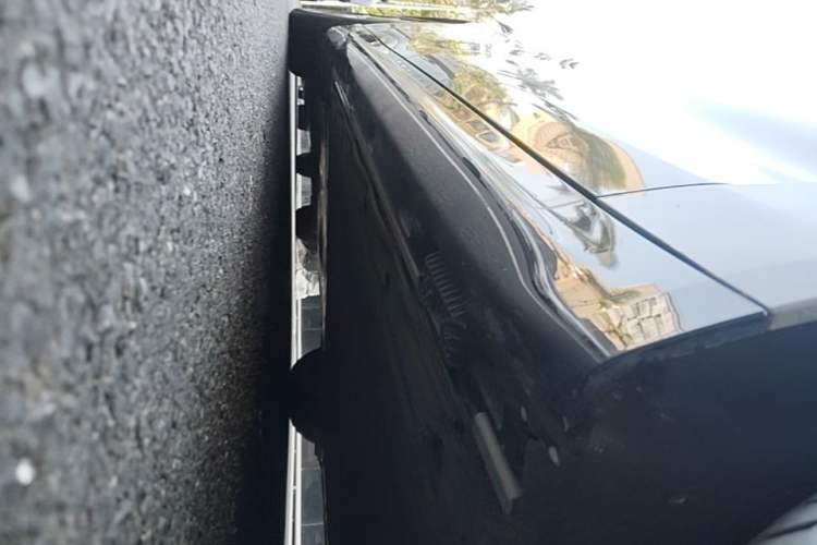 Used Xiaomi Auto SU7 2024 Rear-Drive Long-Range Intelligent Driving Version Right Side Sill