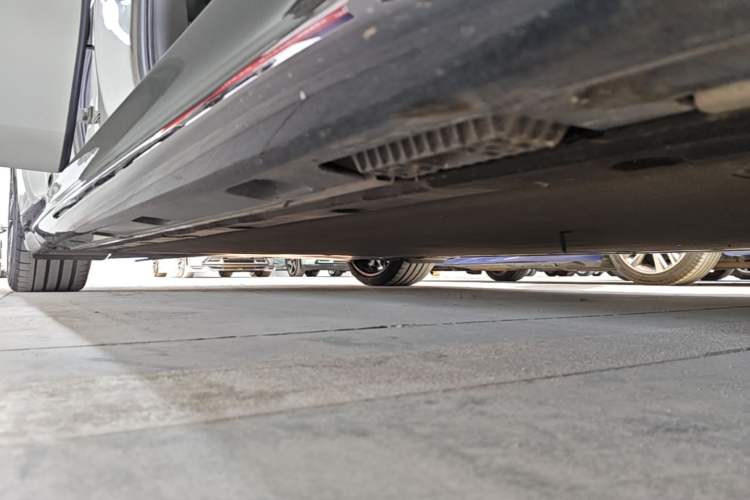 Used Xiaomi Auto SU7 2024 Four-Wheel Drive Ultra-Long Range Advanced Intelligent Driving Max Edition Right Side Sill