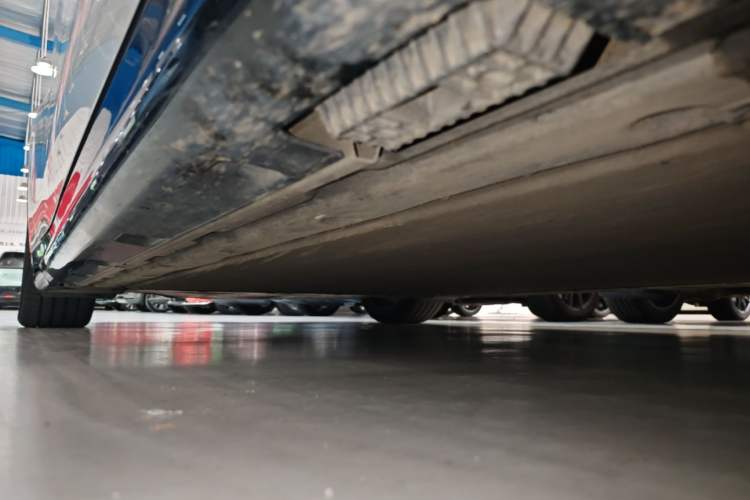 Used Xiaomi Auto SU7 2024 Rear-Drive Long-Range Intelligent Driving Version Right Side Sill