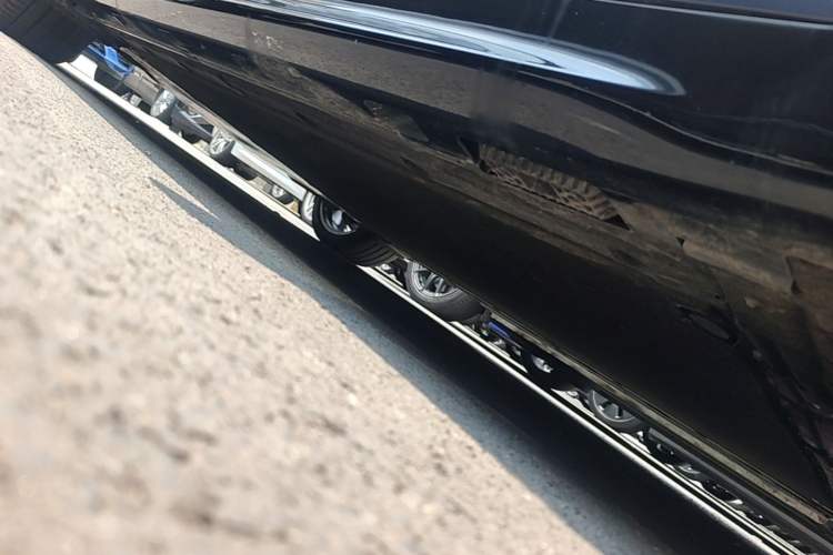 Used Xiaomi Auto SU7 2024 Four-Wheel Drive Ultra-Long Range Advanced Intelligent Driving Max Edition Right Side Sill