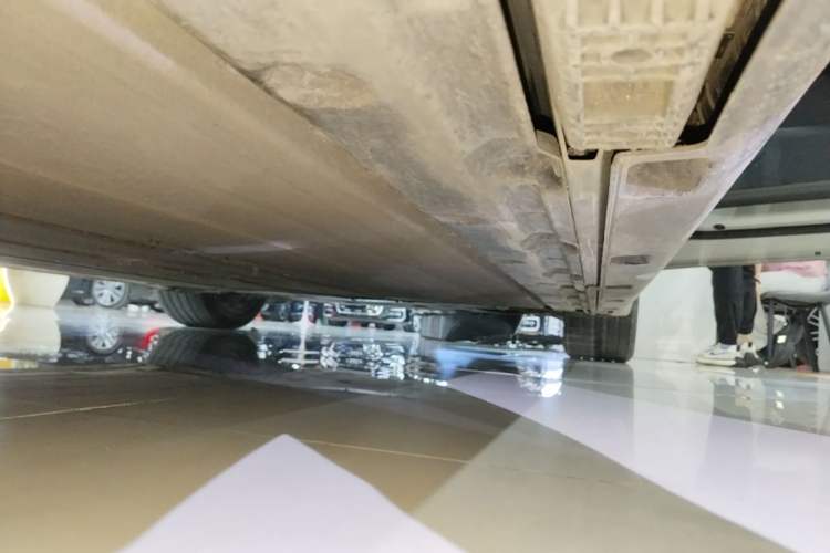 Used Xiaomi Auto SU7 2024 Rear-Drive Long-Range Intelligent Driving Version Right Side Sill