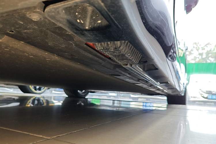 Used Xiaomi Auto SU7 2024 Four-Wheel-Drive Max Founder's Edition Right Side Sill
