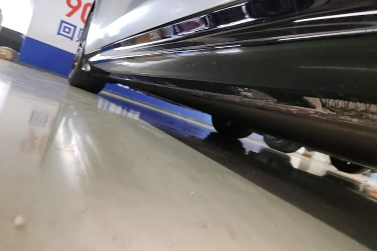 Used Xiaomi Auto SU7 2024 Four-Wheel Drive Ultra-Long Range Advanced Intelligent Driving Max Edition Right Side Sill