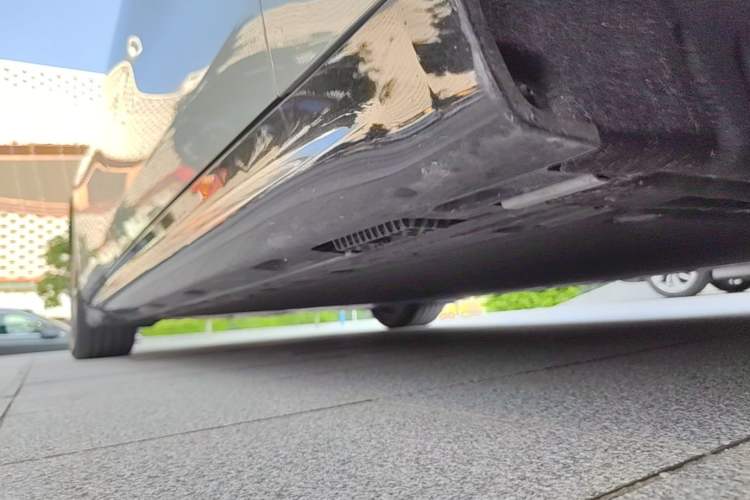 Used Xiaomi Auto SU7 2024 Rear-Drive Ultra-Long Range Advanced Pro-Level Intelligent Driving Version Right Side Sill