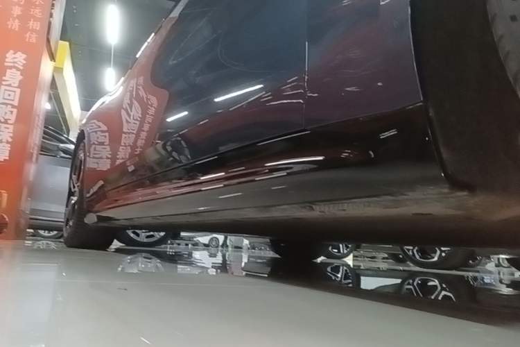 Used Xiaomi Auto SU7 2024 Four-Wheel Drive Ultra-Long Range Advanced Intelligent Driving Max Edition Right Side Sill