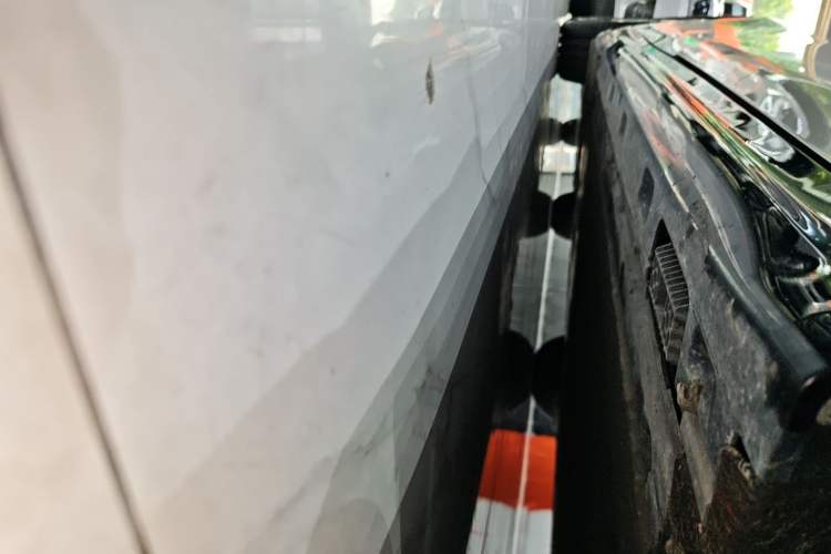 Used Xiaomi Auto SU7 2024 Rear-Drive Standard Founder Edition Right Side Sill