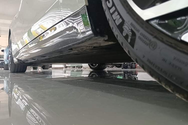Used Xiaomi Auto SU7 2024 Rear-Drive Long-Range Intelligent Driving Version Right Side Sill