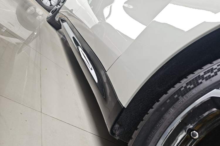 Used Xiaomi Auto SU7 2024 Rear-Drive Long-Range Intelligent Driving Version Right Side Sill