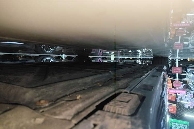 Used Xiaomi Auto SU7 2024 Four-Wheel Drive Ultra-Long Range Advanced Intelligent Driving Max Edition Right Side Sill