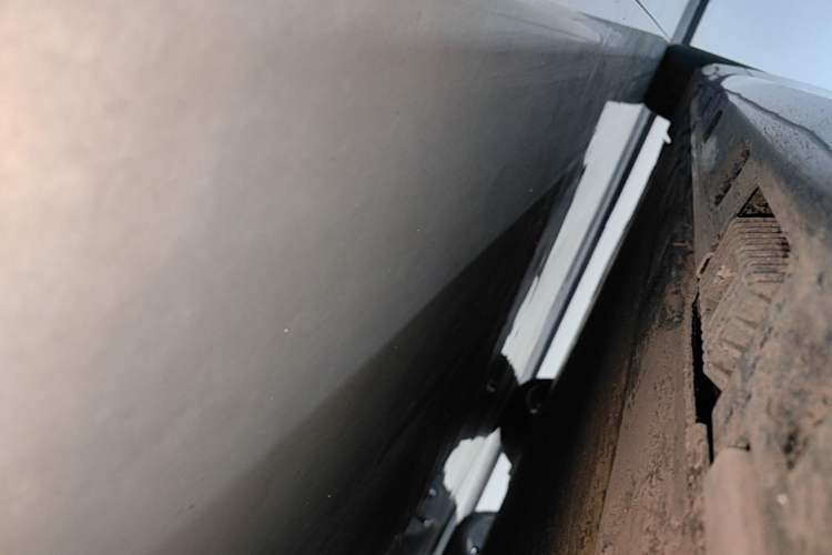 Used Xiaomi Auto SU7 2024 Four-Wheel Drive Ultra-Long Range Advanced Intelligent Driving Max Edition Right Side Sill