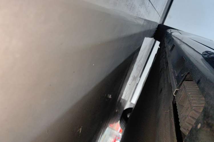 Used Xiaomi Auto SU7 2024 Rear-Drive Long-Range Intelligent Driving Version Right Side Sill