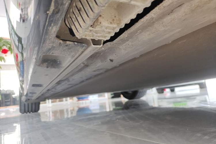 Used Xiaomi Auto SU7 2024 Rear-Drive Ultra-Long Range Advanced Pro-Level Intelligent Driving Version Right Side Sill