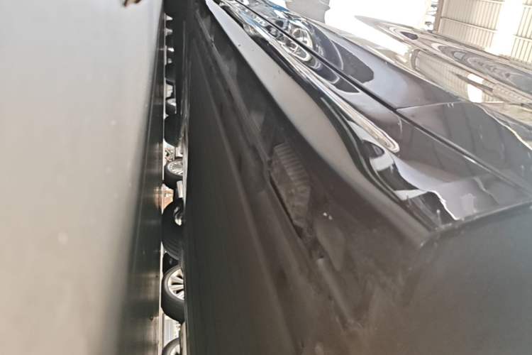 Used Xiaomi Auto SU7 2024 Rear-Drive Long-Range Intelligent Driving Version Right Side Sill