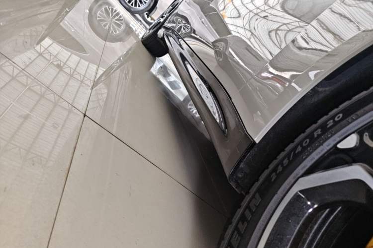 Used Xiaomi Auto SU7 2024 Four-Wheel Drive Ultra-Long Range Advanced Intelligent Driving Max Edition Right Side Sill