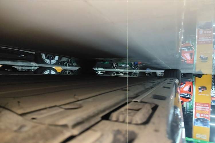 Used Xiaomi Auto SU7 2024 Rear-Drive Long-Range Intelligent Driving Version Right Side Sill