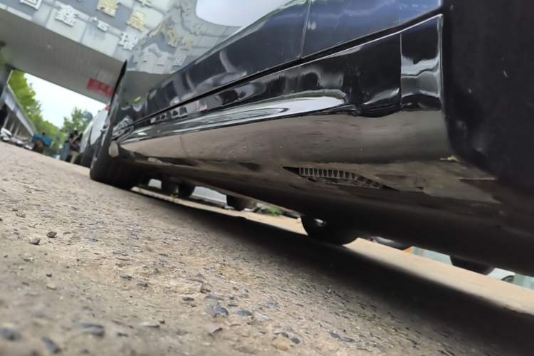 Used Xiaomi Auto SU7 2024 Four-Wheel Drive Ultra-Long Range Advanced Intelligent Driving Max Edition Right Side Sill