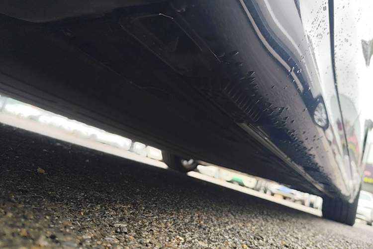 Used Xiaomi Auto SU7 2024 Rear-Drive Long-Range Intelligent Driving Version Right Side Sill