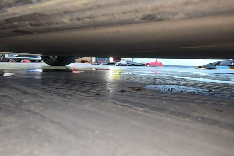 Used Xiaomi Auto SU7 2024 Four-Wheel Drive Ultra-Long Range Advanced Intelligent Driving Max Edition Right Side Sill