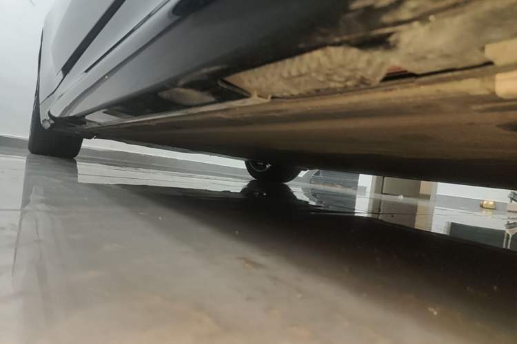 Used Xiaomi Auto SU7 2024 Four-Wheel Drive Ultra-Long Range Advanced Intelligent Driving Max Edition Right Side Sill