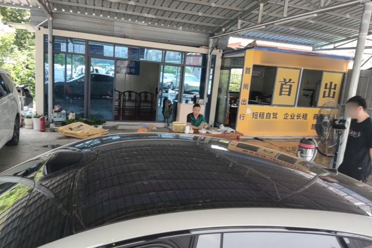 Used Xiaomi Auto SU7 2024 Four-Wheel Drive Ultra-Long Range Advanced Intelligent Driving Max Edition Roof