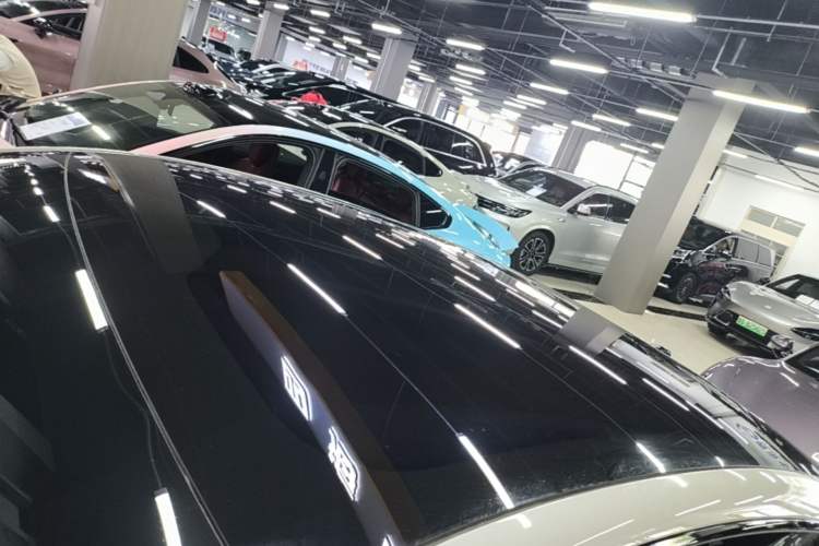 Used Xiaomi Auto SU7 2024 Rear-Drive Long-Range Intelligent Driving Version Roof