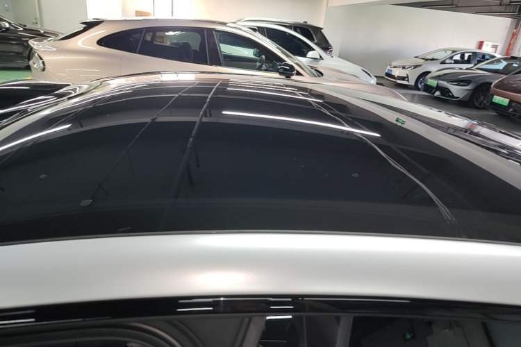 Used Xiaomi Auto SU7 2024 Four-Wheel Drive Ultra-Long Range Advanced Intelligent Driving Max Edition Roof