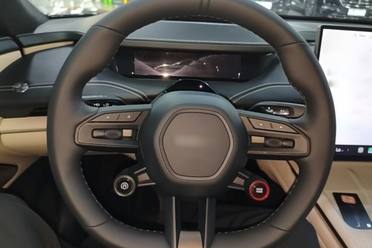 Used Xiaomi Auto SU7 2024 Four-Wheel Drive Ultra-Long Range Advanced Intelligent Driving Max Edition Steering Wheel