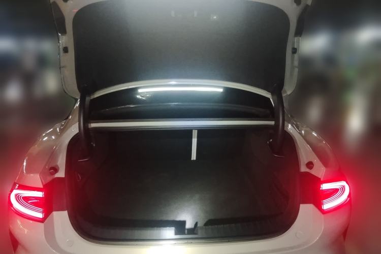 Used Xiaomi Auto SU7 2024 Four-Wheel Drive Ultra-Long Range Advanced Intelligent Driving Max Edition Trunk
