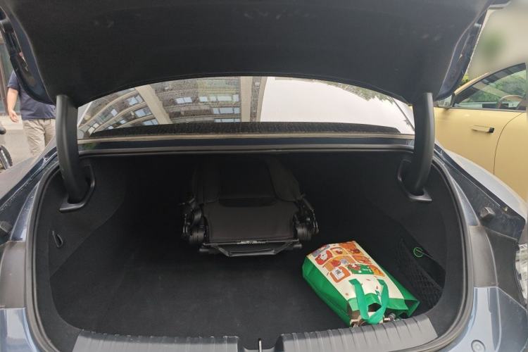 Used Xiaomi Auto SU7 2024 Four-Wheel Drive Ultra-Long Range Advanced Intelligent Driving Max Edition Trunk