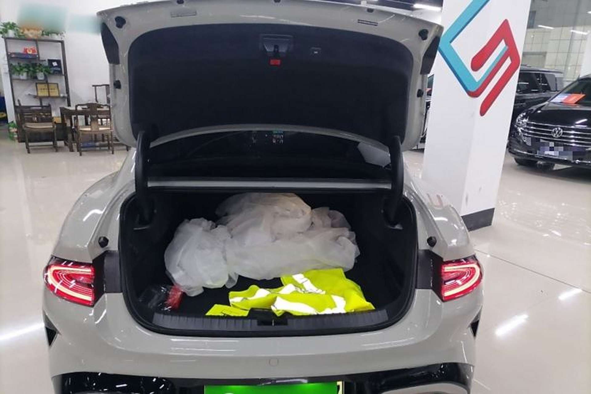 Used Xiaomi Auto SU7 2024 Rear-Drive Long-Range Intelligent Driving Version Trunk