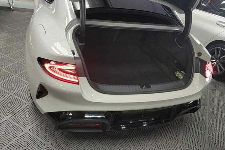 Used Xiaomi Auto SU7 2024 Rear-Drive Ultra-Long Range Advanced Pro-Level Intelligent Driving Version Trunk