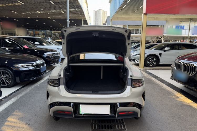 Used Xiaomi Auto SU7 2024 Rear-Drive Long-Range Intelligent Driving Version Trunk