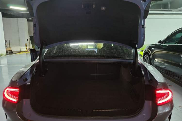 Used Xiaomi Auto SU7 2024 Four-Wheel-Drive Max Founder's Edition Trunk