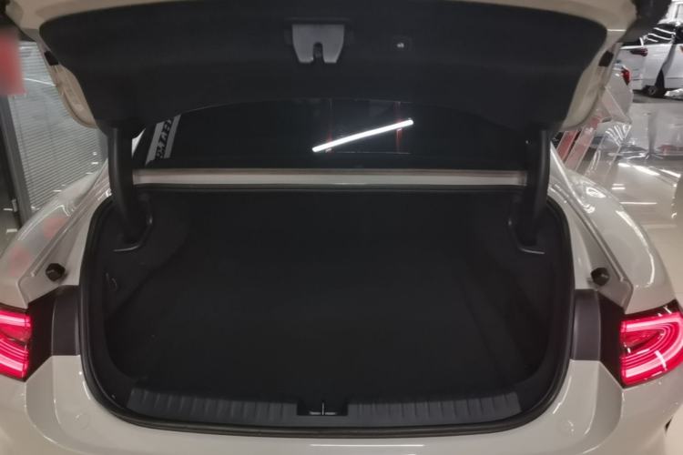 Used Xiaomi Auto SU7 2024 Four-Wheel-Drive Max Founder's Edition Trunk