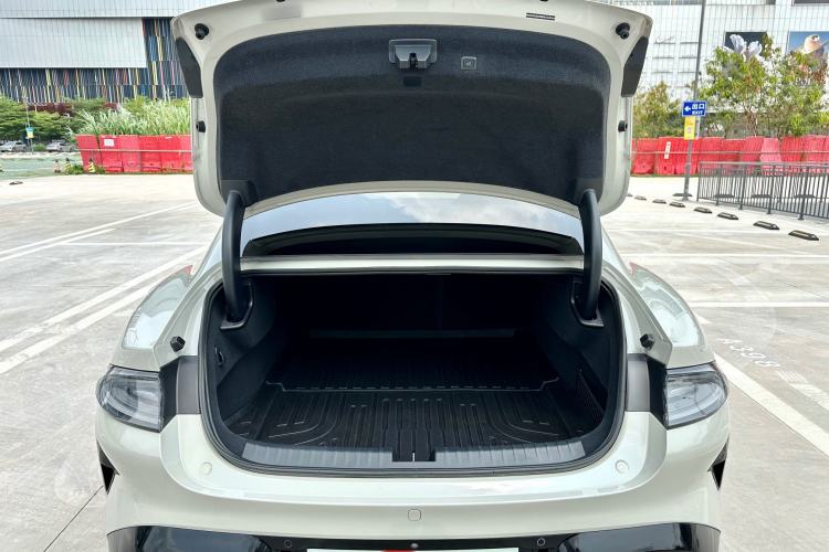 Used Xiaomi Auto SU7 2024 Rear-Drive Long-Range Intelligent Driving Version Trunk