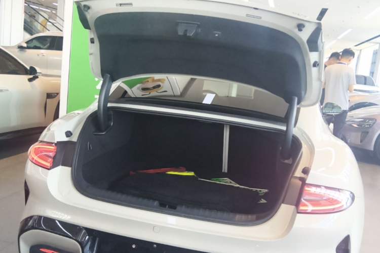 Used Xiaomi Auto SU7 2024 Rear-Drive Long-Range Intelligent Driving Version Trunk