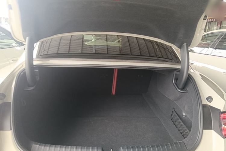 Used Xiaomi Auto SU7 2024 Four-Wheel Drive Ultra-Long Range Advanced Intelligent Driving Max Edition Trunk