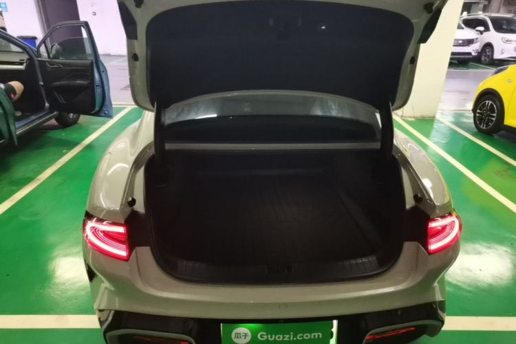 Used Xiaomi Auto SU7 2024 Four-Wheel Drive Ultra-Long Range Advanced Intelligent Driving Max Edition Trunk