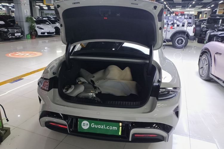 Used Xiaomi Auto SU7 2024 Four-Wheel Drive Ultra-Long Range Advanced Intelligent Driving Max Edition Trunk
