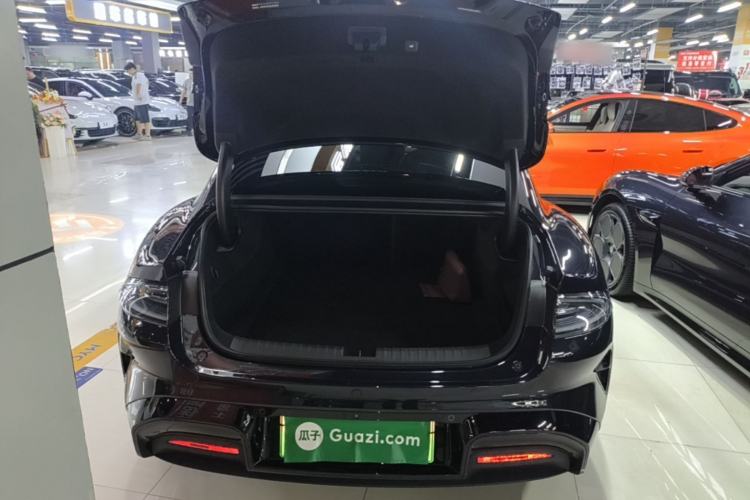 Used Xiaomi Auto SU7 2024 Four-Wheel Drive Ultra-Long Range Advanced Intelligent Driving Max Edition Trunk