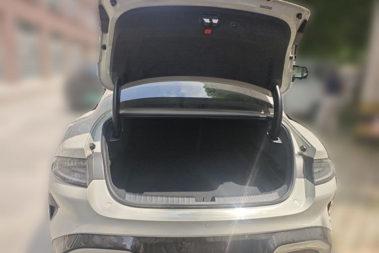 Used Xiaomi Auto SU7 2024 Four-Wheel Drive Ultra-Long Range Advanced Intelligent Driving Max Edition Trunk